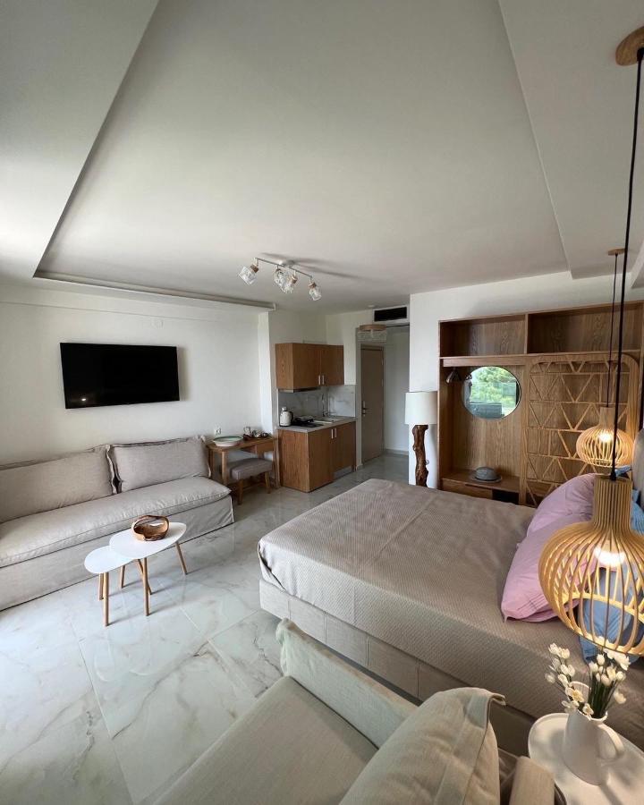 Wide Blue Luxury Boutique Suites Neos Marmaras Exterior foto