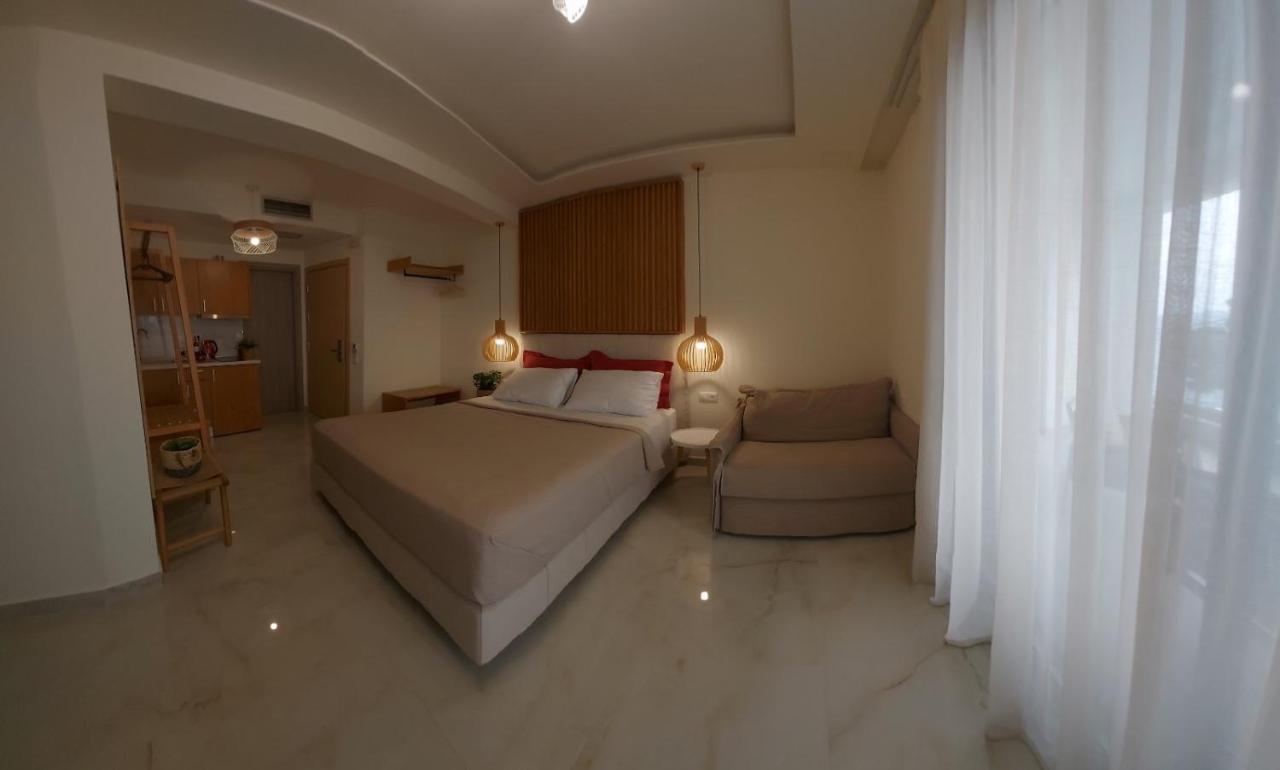 Wide Blue Luxury Boutique Suites Neos Marmaras Exterior foto